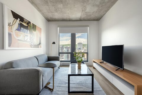 TV and multimedia, Living room, Seating area, Evening entertainment