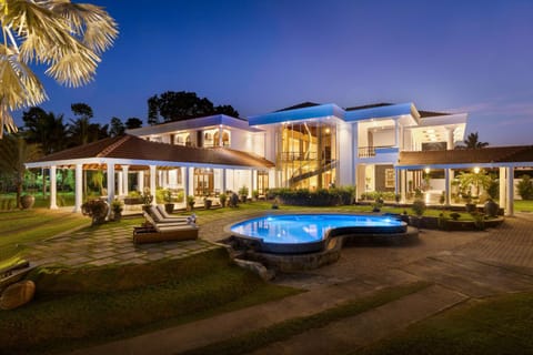 Night, Garden, Garden view, Swimming pool, sunbed