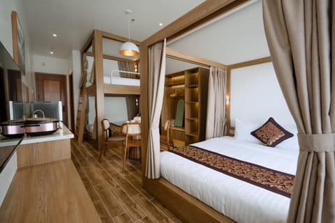 Bed, TV and multimedia, Kitchen or kitchenette, Living room, Photo of the whole room, Seating area, Dining area, Bedroom, minibar, wardrobe, air conditioner
