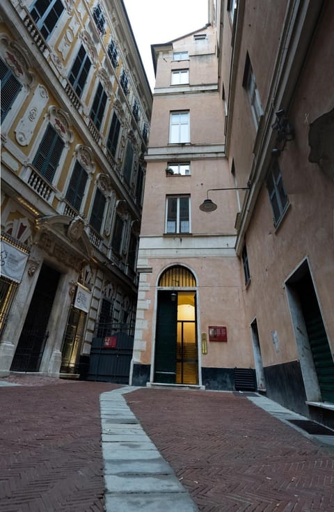 Property building, Day