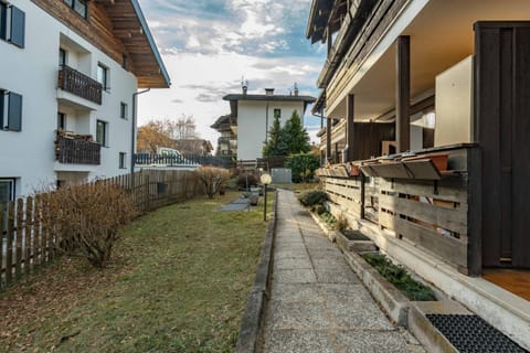 Property building, Day, Neighbourhood, Autumn