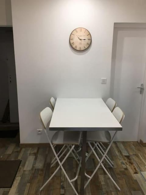 2 pièces 25m2 1er G Apartment in Île-de-France