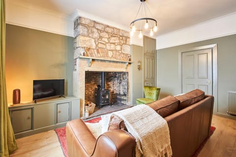 Living room, fireplace