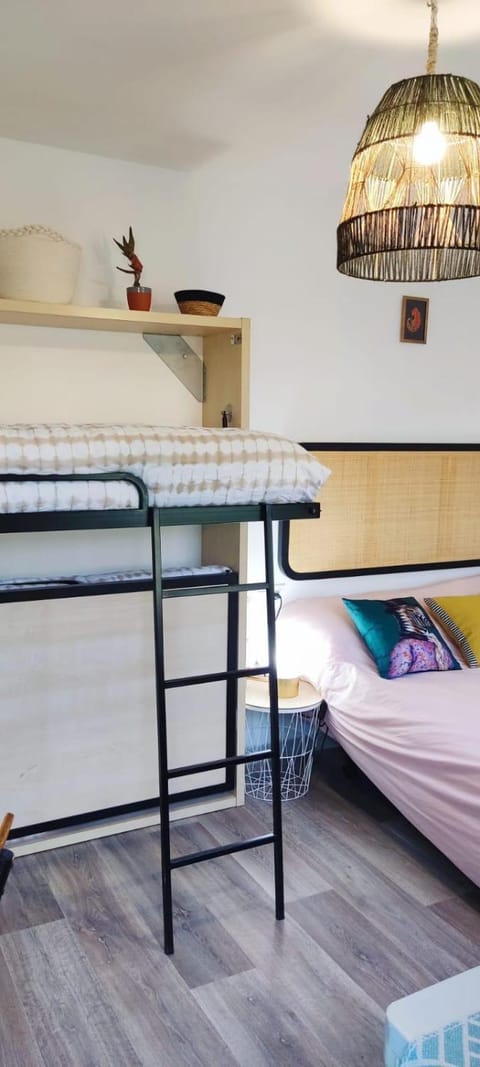 Bed, Photo of the whole room, Bedroom, bunk bed