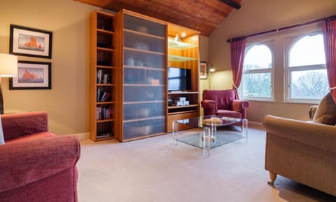 Property building, Seating area