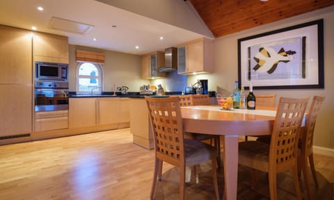 Property building, Kitchen or kitchenette, Dining area