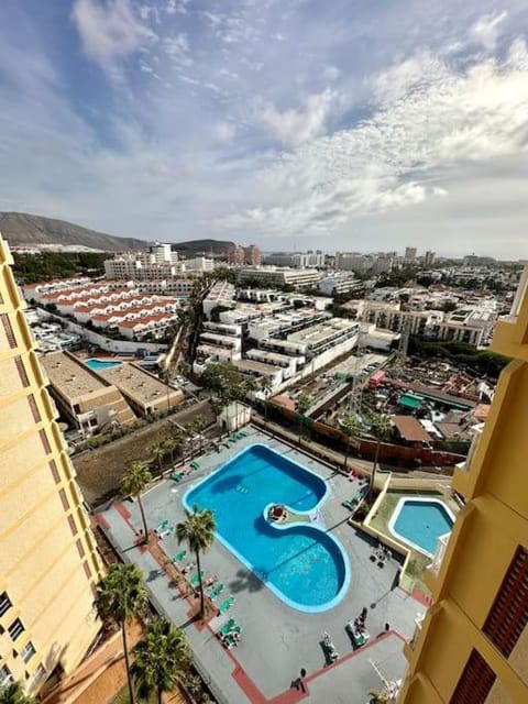 Mountain view, Pool view, Swimming pool