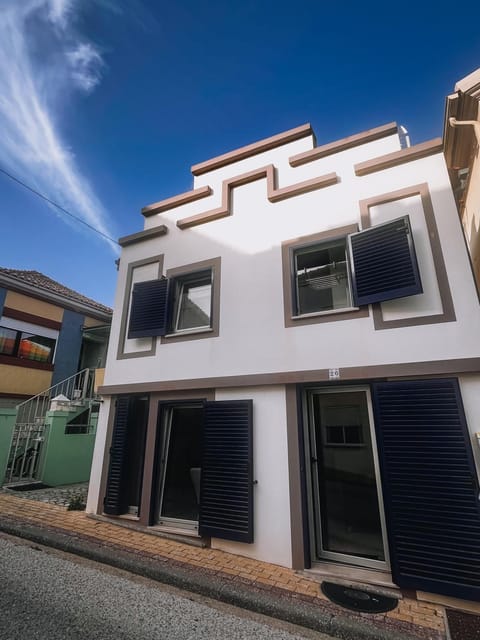 Property building, Day