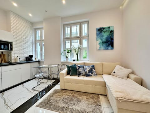 Bed, Living room