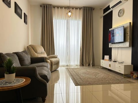 Communal lounge/ TV room, TV and multimedia, Living room, Seating area, air conditioner
