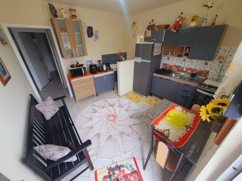 Kitchen or kitchenette, Living room, Seating area, Dining area, oven, stove