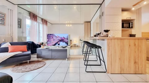 TV and multimedia, Living room, Dining area