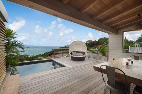 View (from property/room), Balcony/Terrace, Pool view, Sea view, Swimming pool