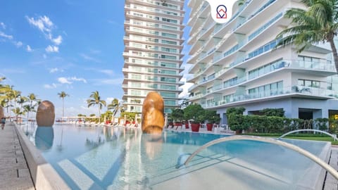 Property building, Day, Pool view, Swimming pool, sunbed