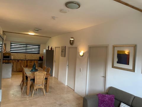 Kitchen or kitchenette, Seating area, Dining area