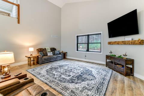 Brantingham Home ATV and Snowmobile Trails On-Site! House in Adirondack Mountains