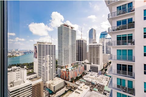 City view, Sea view, Location