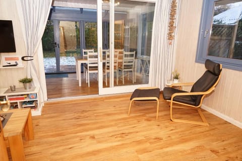 Blockhaus mit W-LAN, Zaun und in Strandnähe House in Damp