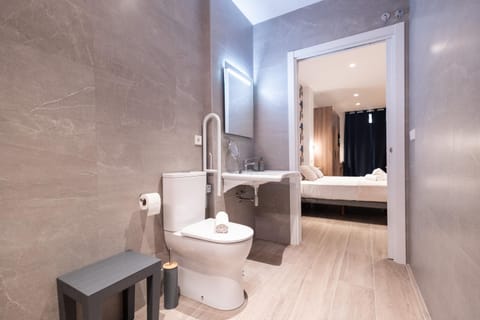 Yard Patraix by Concept Flats Bed and Breakfast in Valencia