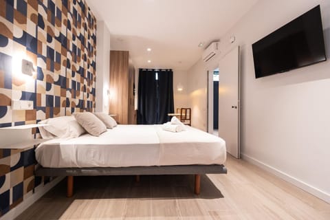 Yard Patraix by Concept Flats Bed and Breakfast in Valencia