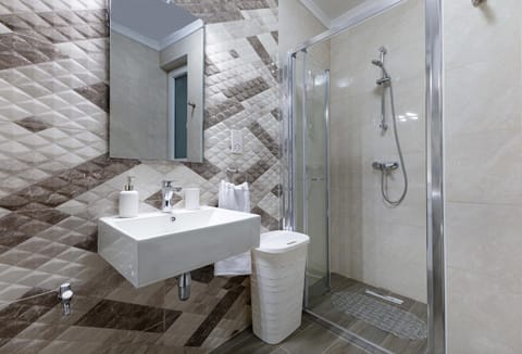 Luxurious & Spacious 1BD Stay at The Podium - Yacht Marina Area Apartment in Malta