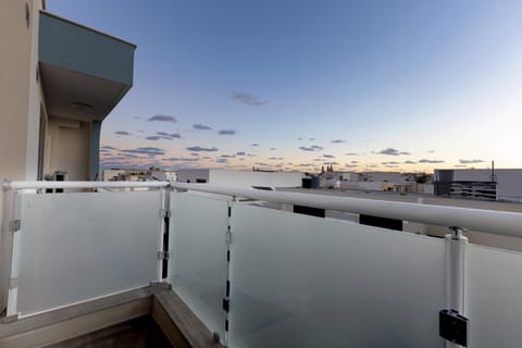 Luxurious & Spacious 1BD Stay at The Podium - Yacht Marina Area Apartment in Malta