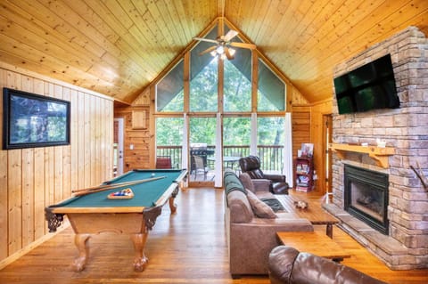Game Room, Living room