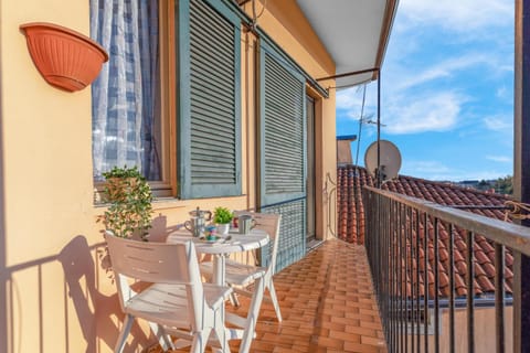 Property building, View (from property/room), Balcony/Terrace