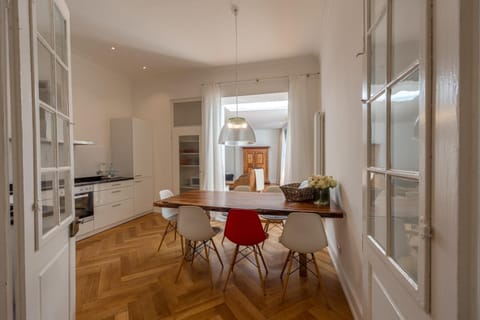 Living room, Dining area, kitchen