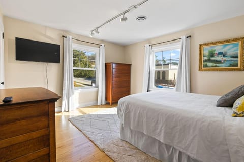 The Big and Easy House by Simple Life Rentals House in Sturgeon Bay