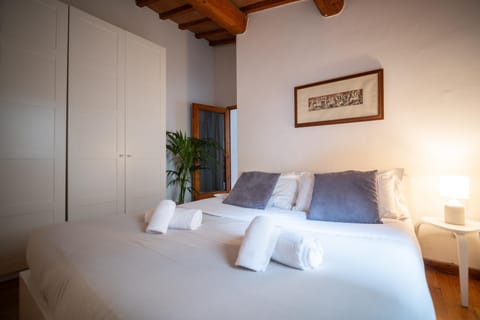 Bed, Photo of the whole room, Bedroom, towels, wardrobe
