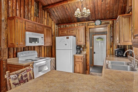 Trails and Tails Getaway by Simple Life Rentals House in Wisconsin