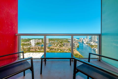 Lovely Studio with Amazing Views Inn in Hallandale Beach
