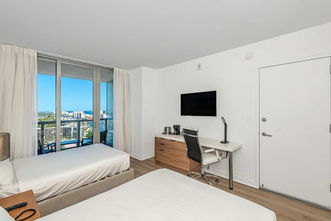Lovely Studio with Amazing Views Inn in Hallandale Beach