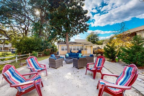 Flamingo House, Unit C House in Crescent Beach