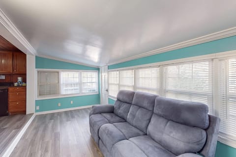 Flamingo House, Unit C House in Crescent Beach