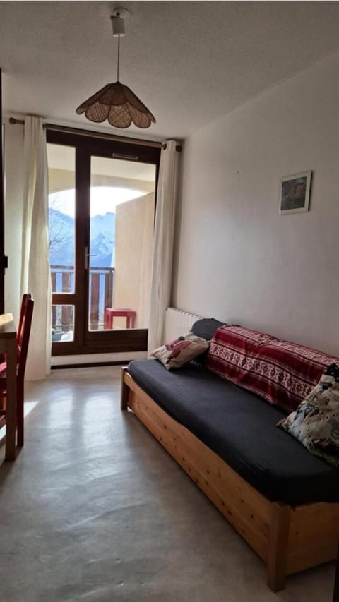 Bed, Living room, Bedroom