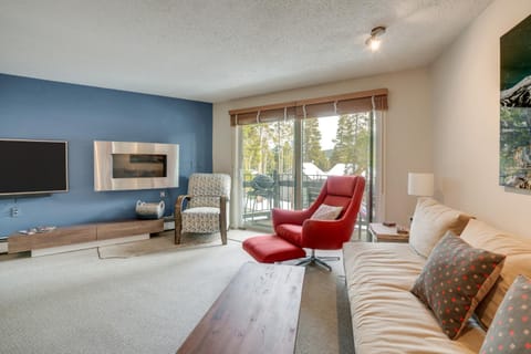 Half-Mile to Peak 8 Breck Apt with Hot Tub Access Apartment in Breckenridge