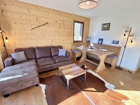 Appartement 2 pièces avec cabine, terrasse sud, proche télécabine Jaillet, parking, Wi-Fi - FR-1-597-184 Cabin in Combloux