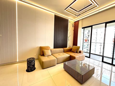Communal lounge/ TV room, Balcony/Terrace, Living room