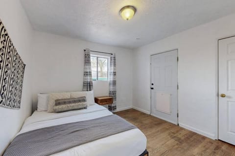 Los Candelarias Casa Apartment in Albuquerque