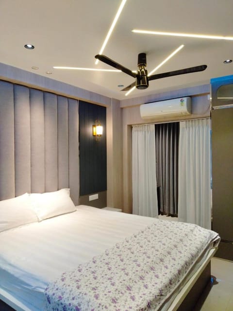 Bed, Photo of the whole room, air conditioner