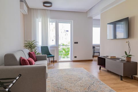 TV and multimedia, Living room, Seating area