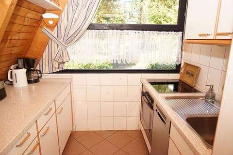 Zeltdachhaus in Strandnähe mit grossem Grundstück House in Damp