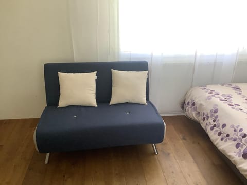 Chambre spacieuse, lumineuse et reposante Vacation rental in Canton of Zurich