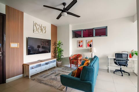 TV and multimedia, Living room, Seating area, Evening entertainment