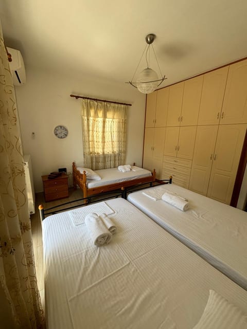 Metoxi big house Apartment in Leonidio