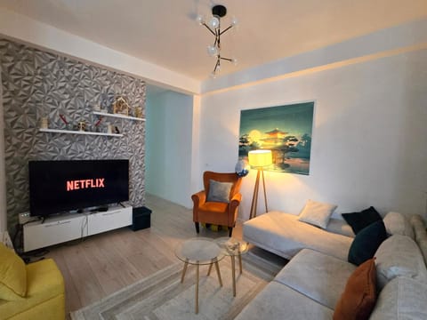 Communal lounge/ TV room, TV and multimedia, Living room, Seating area