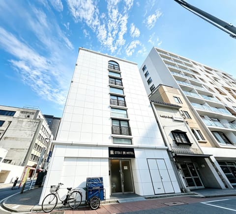 Property building, Day, Neighbourhood, Street view, Location