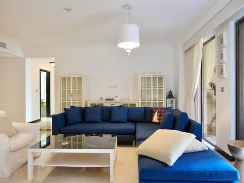 Spacious 4BR Duplex with Terrace - JBR Apartment in Dubai